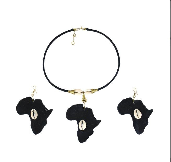 AFRICA COWRY NECKLACE